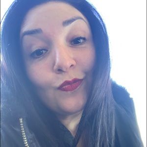 Meet your Posher, Isabel